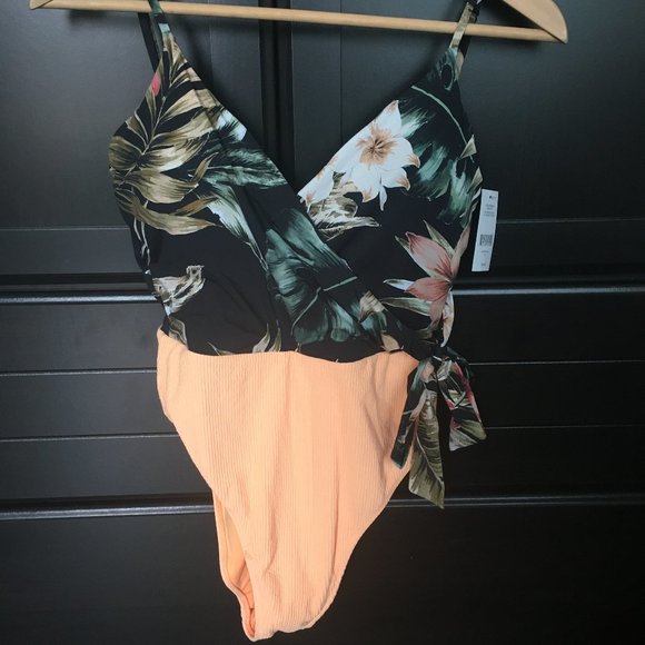 Everyday Sunday Other - NWT Magnifique Everyday Sunday one piece swimsuit!